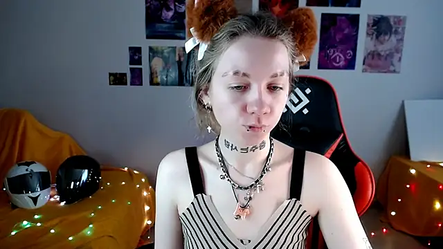 Nica Kawaii online show from 05-21-26, 12:23
