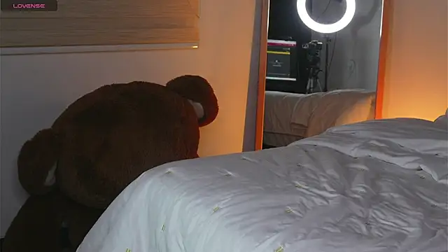 Violet SweetJS online show from 07-26-26, 11:22