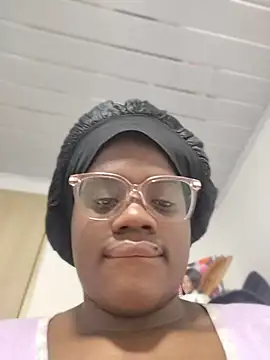 YourLiaa  online show from 03-16-26, 05:44