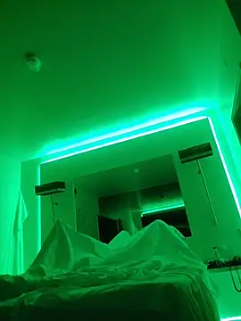 Snapshot of Coupl3chaud chatting on 03-14-26, 09:59 Coupl3chaud online show from 03-14-26, 09:59