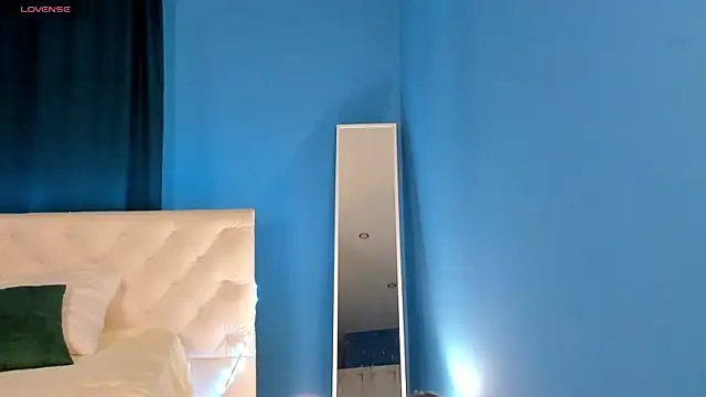 Xenia paradise online show from 04-11-26, 12:37