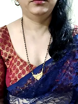 Yazhini-Cam online show from 06-19-26, 03:00