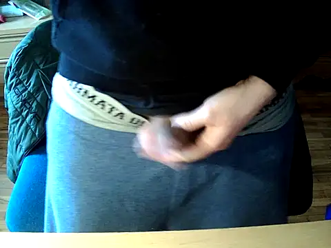 Snapshot of YoUnGbOy2018 chatting on 03-12-26, 09:15 YoUnGbOy2018 online show from 03-12-26, 09:15