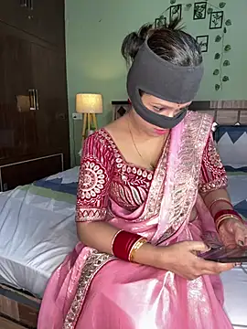 Snapshot of your_bhabhi_love chatting on 06-28-26, 05:08 your bhabhi love online show from 06-28-26, 05:08