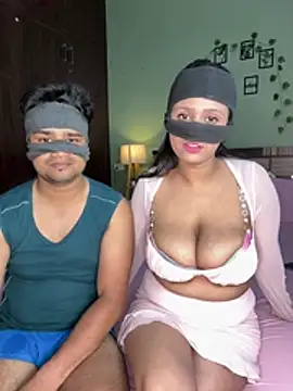 Snapshot of your_bhabhi_love chatting on 07-19-26, 05:27 your bhabhi love online show from 07-19-26, 05:27