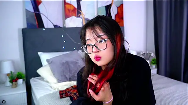 NelleMihalko online show from 04-04-26, 12:24