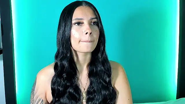 Snapshot of Emma_AH chatting on 05-01-26, 03:16 Emma AH online show from 05-01-26, 03:16