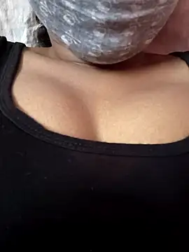 Snapshot of Horny_Natasa_ chatting on 03-15-26, 04:57 Horny Natasa online show from 03-15-26, 04:57