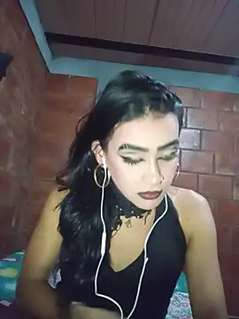 Snapshot of Sienna_Dark chatting on 06-26-26, 03:00 Sienna Dark online show from 06-26-26, 03:00