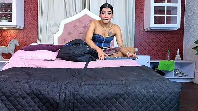 Snapshot of Sienna_Dark chatting on 07-29-26, 11:30 Sienna Dark online show from 07-29-26, 11:30