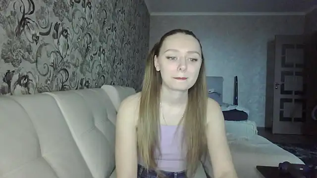 Snapshot of MysticGlimmer chatting on 03-27-26, 12:49 MysticGlimmer online show from 03-27-26, 12:49