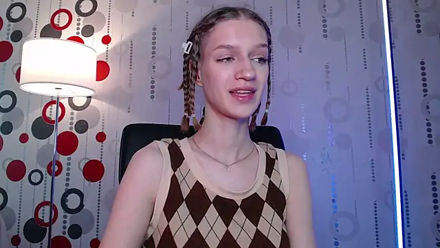 Snapshot of Chrissy_Joyful chatting on 06-07-26, 04:05 Chrissy Joyful online show from 06-07-26, 04:05