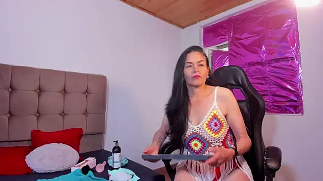 Snapshot of Liz_Grettel chatting on 07-12-26, 03:25 Liz Grettel online show from 07-12-26, 03:25