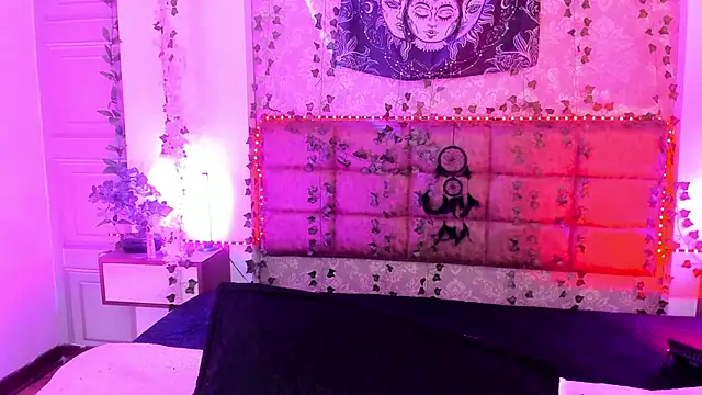 Vickmoon online show from 05-07-26, 09:53