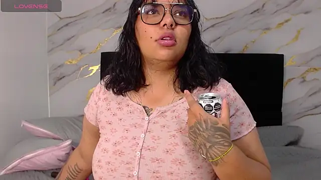 scarletth jhonsom1 online show from 04-15-26, 06:26