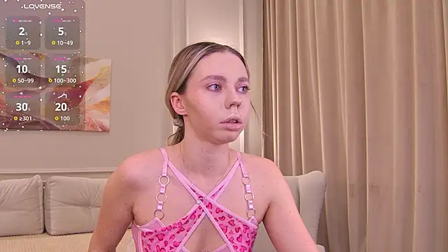 Snapshot of TessaAdorablee chatting on 03-17-26, 05:33 TessaAdorablee online show from 03-17-26, 05:33