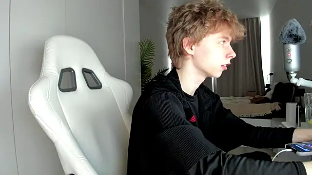 Snapshot of Wawesuc chatting on 03-15-26, 09:48 Wawesuc online show from 03-15-26, 09:48