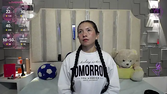 Chloe16  online show from 04-10-26, 07:40
