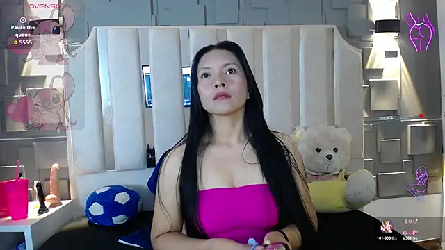 Chloe16  online show from 04-17-26, 08:45