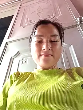 Snapshot of Yuhi3d chatting on 06-17-26, 04:59 Yuhi3d online show from 06-17-26, 04:59