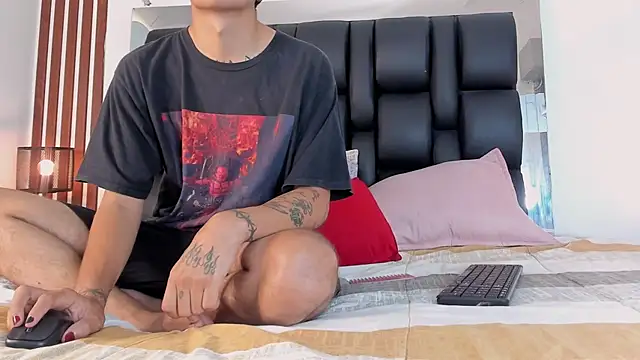 dalhia and hades online show from 03-25-26, 12:44