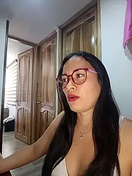 Erin oficial online show from 03-26-26, 02:44