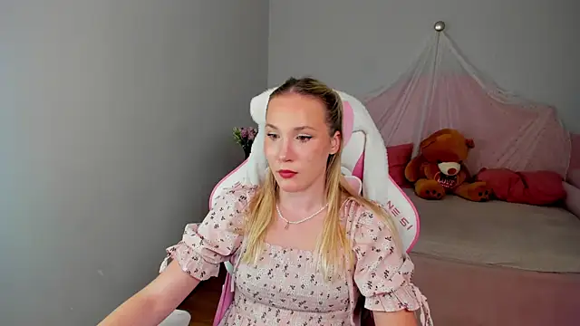ElaraVoltage online show from 07-15-26, 05:02