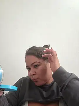 Lia taylor22 online show from 04-28-26, 04:12