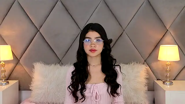 OliviaDiaz online show from 05-26-26, 08:05