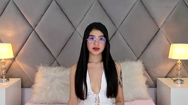 OliviaDiaz online show from 06-04-26, 08:04