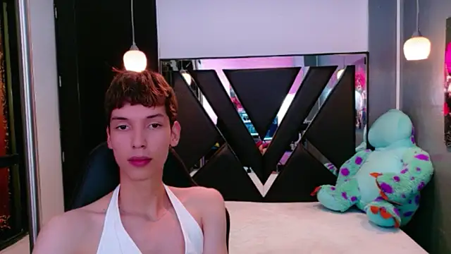 Stefany PiInk online show from 04-22-26, 08:32