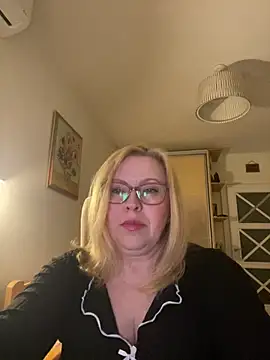 Snapshot of JanieLight53 chatting on 03-21-26, 10:02 JanieLight53 online show from 03-21-26, 10:02