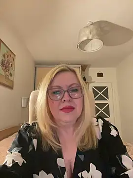 JanieLight53 online show from 05-04-26, 07:43