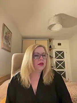 JanieLight53 online show from 05-10-26, 06:02
