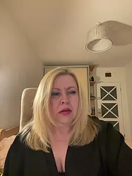 JanieLight53 online show from 06-17-26, 10:32