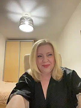 Snapshot of JanieLight53 chatting on 07-18-26, 06:56 JanieLight53 online show from 07-18-26, 06:56