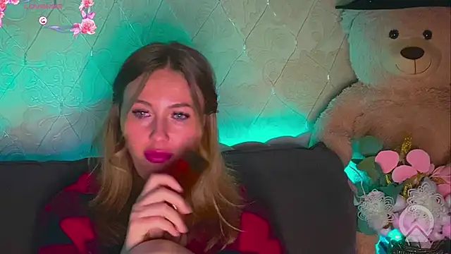 Snapshot of AngelEnigma chatting on 03-17-26, 03:33 AngelEnigma online show from 03-17-26, 03:33