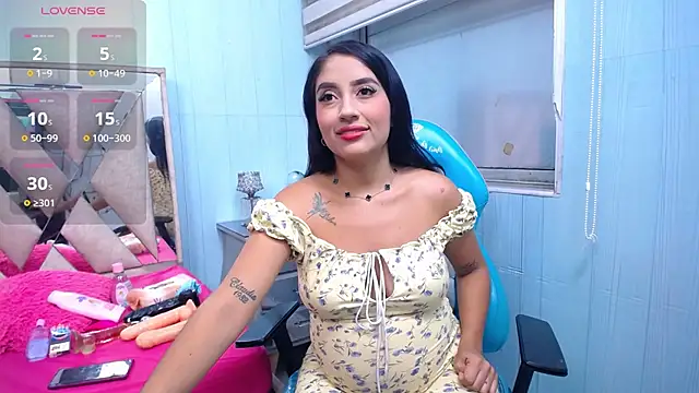 Snapshot of kataleya_12 chatting on 06-17-26, 12:07 kataleya 12 online show from 06-17-26, 12:07