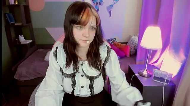 EsterTwilight online show from 05-24-26, 04:06