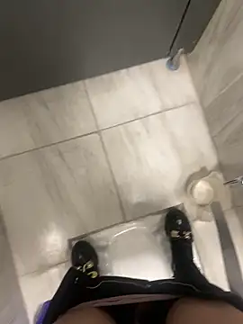 Snapshot of yanbenmle chatting on 03-09-26, 07:56 yanbenmle online show from 03-09-26, 07:56