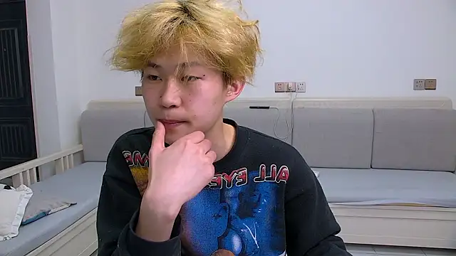 Chili-001 online show from 03-11-26, 10:21