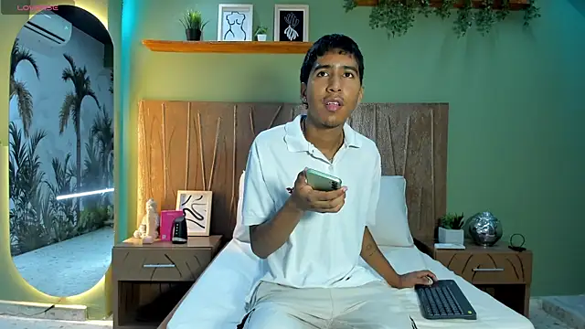 Snapshot of Ender_h0tt chatting on 07-06-26, 09:06 Ender h0tt online show from 07-06-26, 09:06