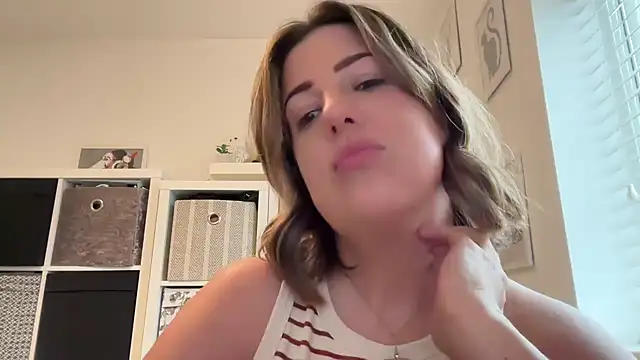 annabellewarick online show from 03-24-26, 01:16