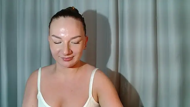Belle Fiesta online show from 04-21-26, 01:42