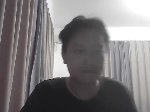 Snapshot of lixx520 chatting on 05-11-26, 10:10 lixx520 online show from 05-11-26, 10:10
