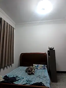 Snapshot of lixx520 chatting on 05-11-26, 02:45 lixx520 online show from 05-11-26, 02:45
