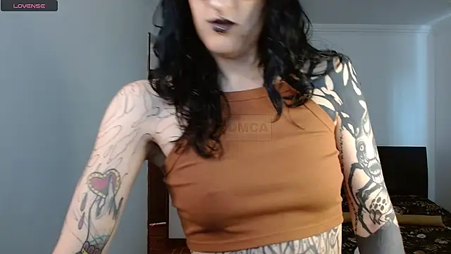 Snapshot of VelvetVal_ chatting on 04-16-26, 03:02 VelvetVal online show from 04-16-26, 03:02