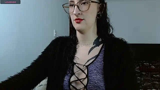 Snapshot of VelvetVal_ chatting on 04-17-26, 05:16 VelvetVal online show from 04-17-26, 05:16
