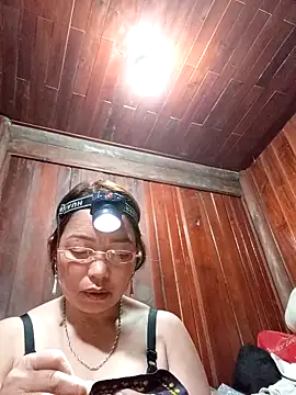 Yellow-pink online show from 04-14-26, 02:12