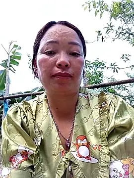 Snapshot of Yellow-pink chatting on 06-06-26, 10:42 Yellow-pink online show from 06-06-26, 10:42